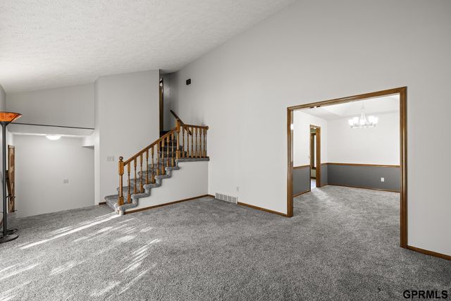 3728 Schuemann Drive, Bellevue, NE 68123