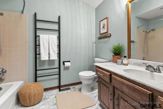 3728 Schuemann Drive, Bellevue, NE 68123