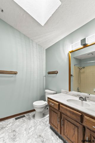 3728 Schuemann Drive, Bellevue, NE 68123