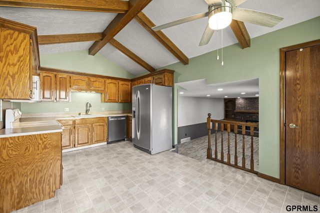 3728 Schuemann Drive, Bellevue, NE 68123