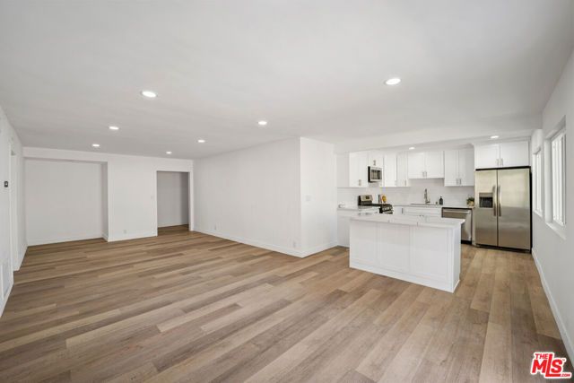 733 N Hayworth Avenue 2, Los Angeles, CA 90046