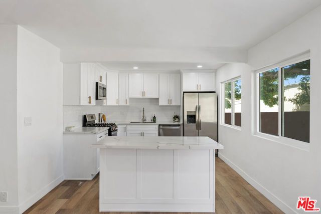 733 N Hayworth Avenue 2, Los Angeles, CA 90046