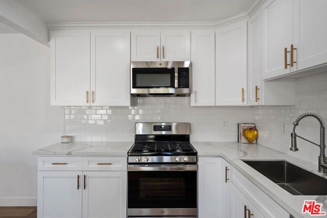 733 N Hayworth Avenue 2, Los Angeles, CA 90046