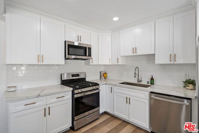 733 N Hayworth Avenue 2, Los Angeles, CA 90046