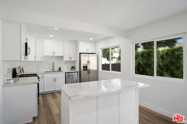 733 N Hayworth Avenue 2, Los Angeles, CA 90046