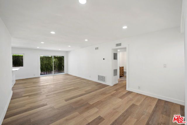 733 N Hayworth Avenue 2, Los Angeles, CA 90046