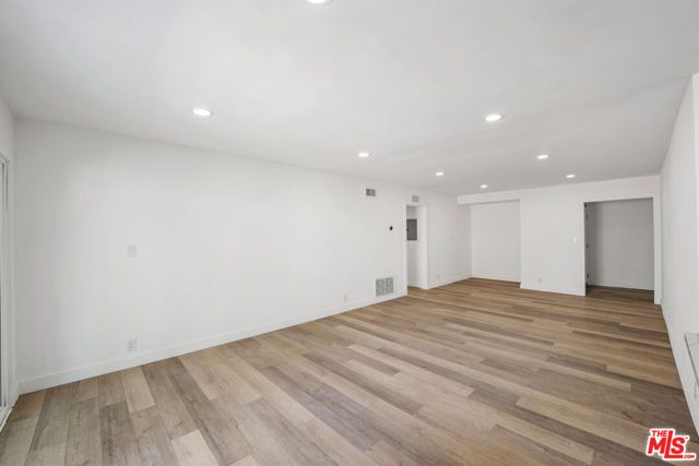 733 N Hayworth Avenue 2, Los Angeles, CA 90046