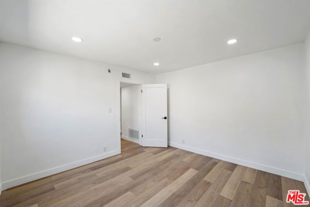 733 N Hayworth Avenue 2, Los Angeles, CA 90046