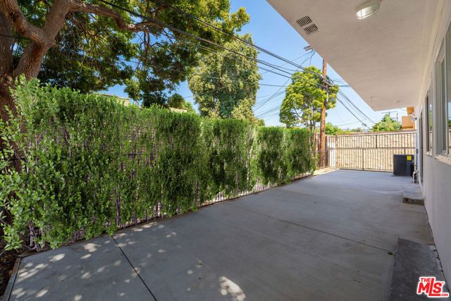 733 N Hayworth Avenue 2, Los Angeles, CA 90046