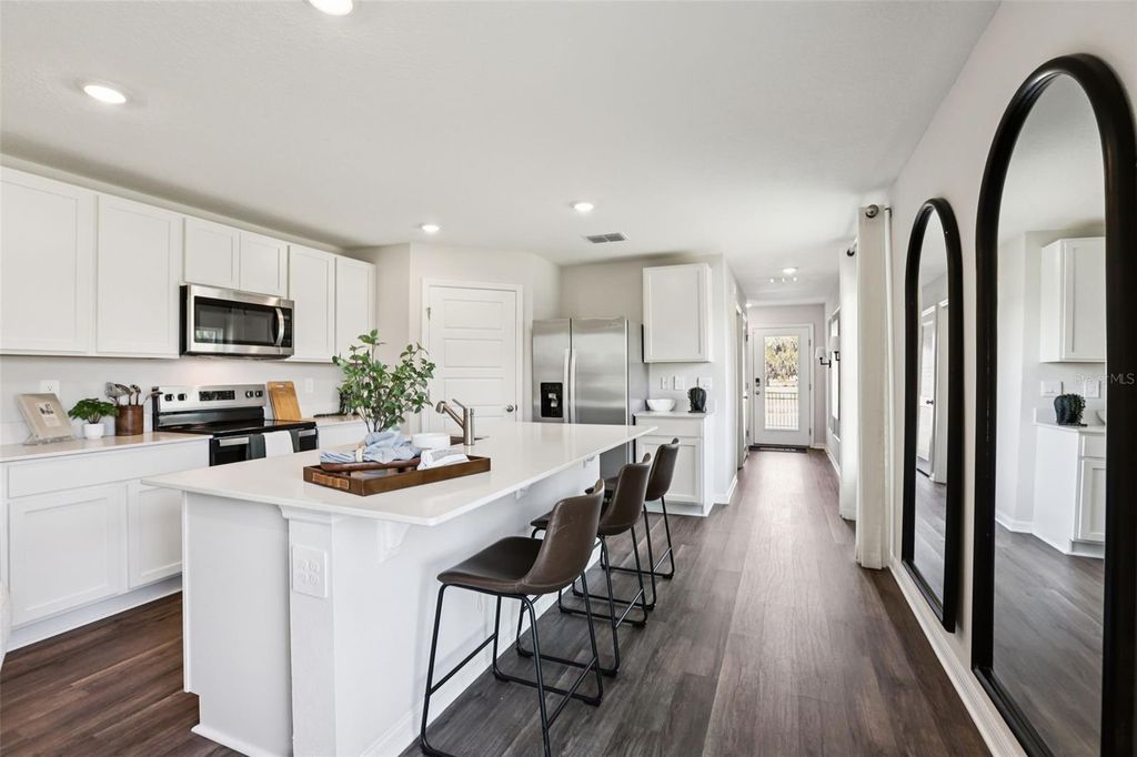 Image 12 of property listing at 206 BULL FROG LANE, Umatilla, FL 32784