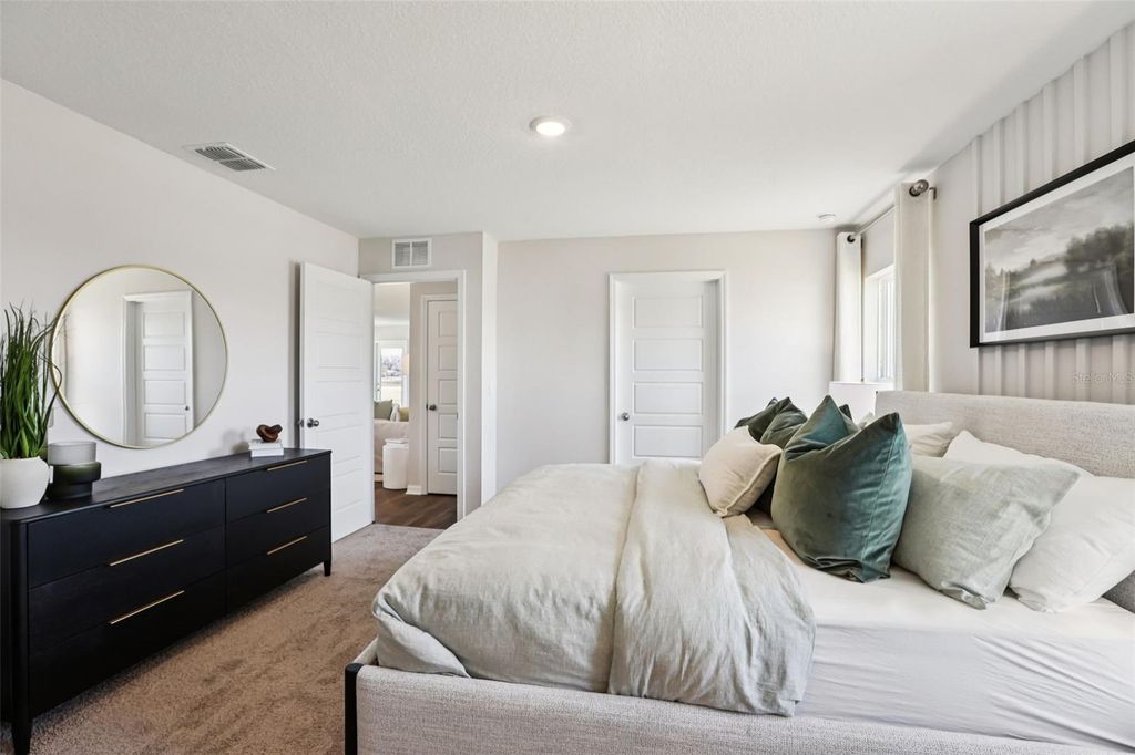 Image 21 of property listing at 206 BULL FROG LANE, Umatilla, FL 32784