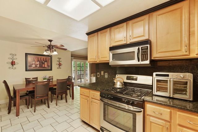 2536 Bayberry Dr, Lodi, CA 95242