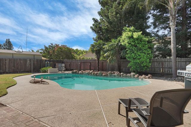 2536 Bayberry Dr, Lodi, CA 95242