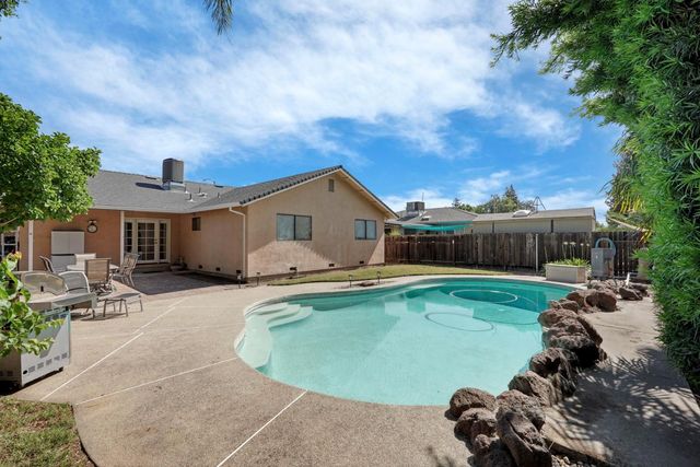 2536 Bayberry Dr, Lodi, CA 95242