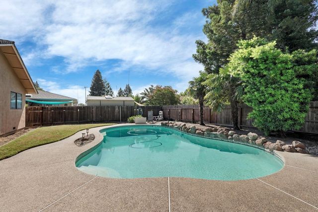2536 Bayberry Dr, Lodi, CA 95242