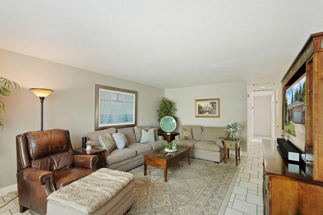 2536 Bayberry Dr, Lodi, CA 95242
