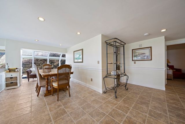 25 Oceanside Drive 25, Hull, MA 02045