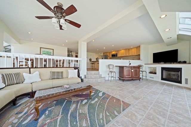 25 Oceanside Drive 25, Hull, MA 02045