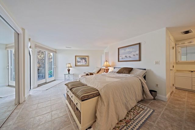 25 Oceanside Drive 25, Hull, MA 02045