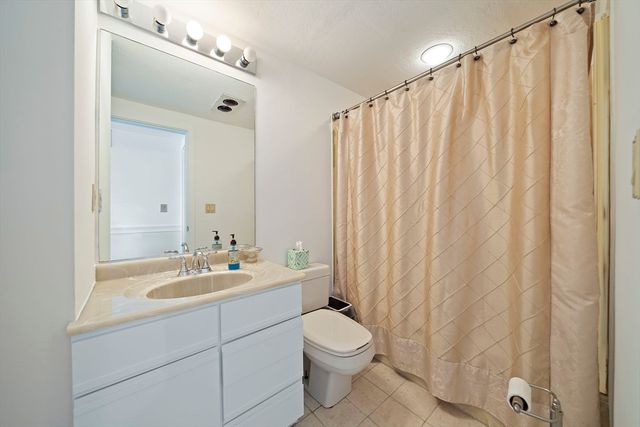 25 Oceanside Drive 25, Hull, MA 02045