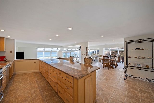 25 Oceanside Drive 25, Hull, MA 02045