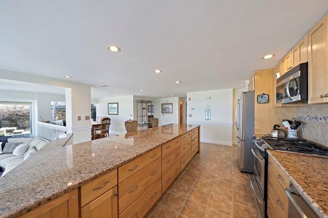 25 Oceanside Drive 25, Hull, MA 02045