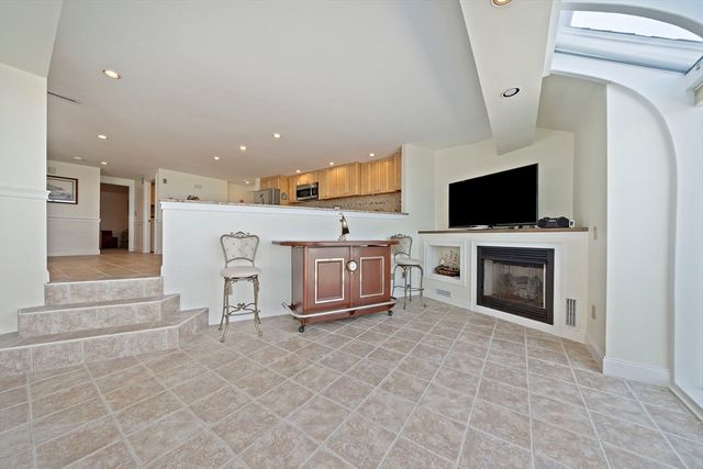 25 Oceanside Drive 25, Hull, MA 02045