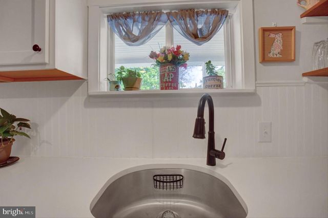 16458 FAIRVIEW RD, Hagerstown, MD 21740