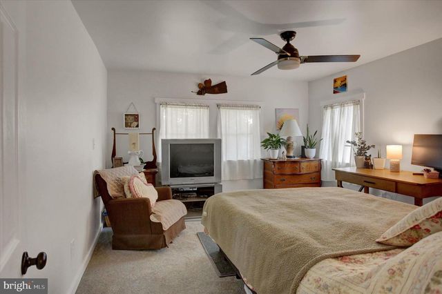 16458 FAIRVIEW RD, Hagerstown, MD 21740