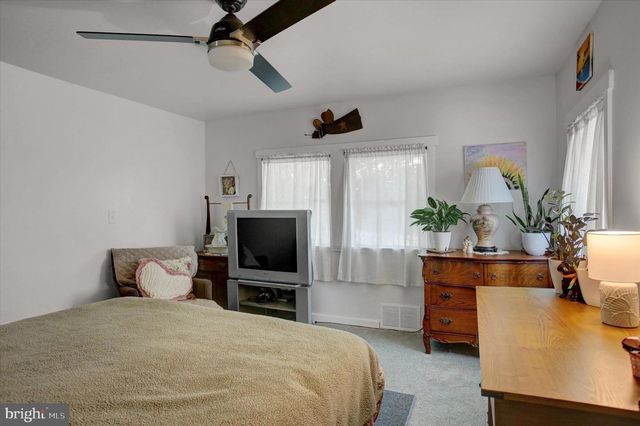 16458 FAIRVIEW RD, Hagerstown, MD 21740
