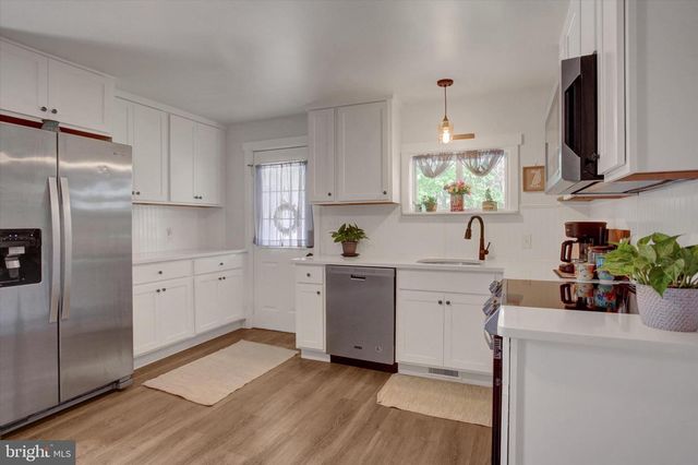 16458 FAIRVIEW RD, Hagerstown, MD 21740