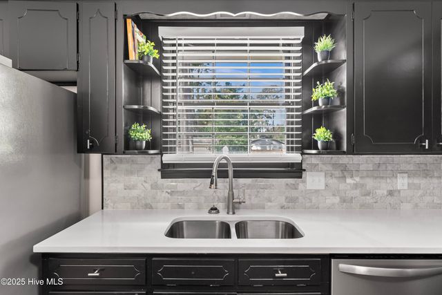 114 W Murray Street, Wallace, NC 28466