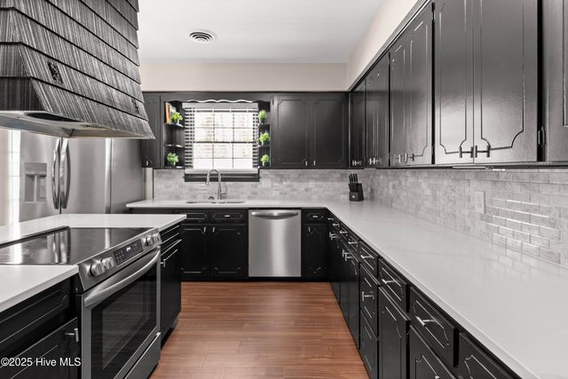 114 W Murray Street, Wallace, NC 28466