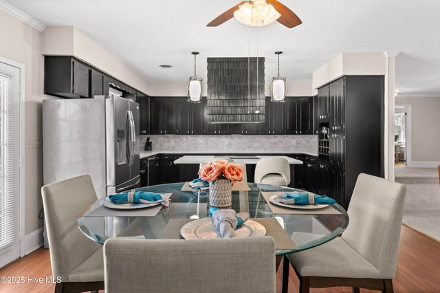 114 W Murray Street, Wallace, NC 28466