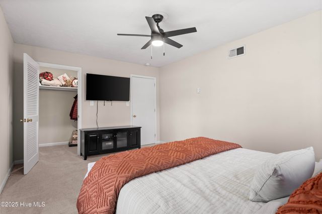 114 W Murray Street, Wallace, NC 28466