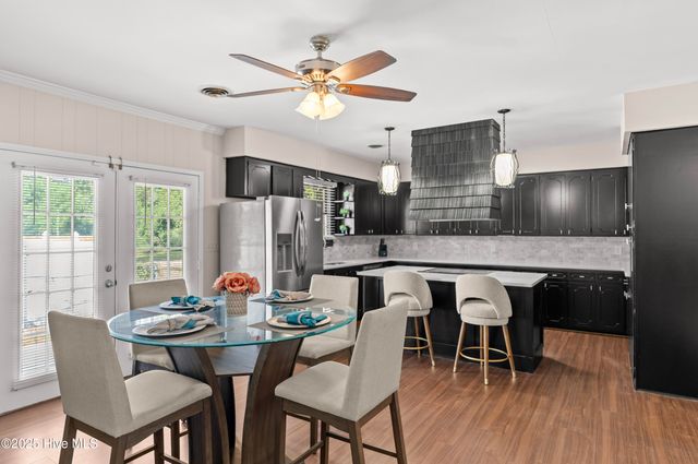 114 W Murray Street, Wallace, NC 28466