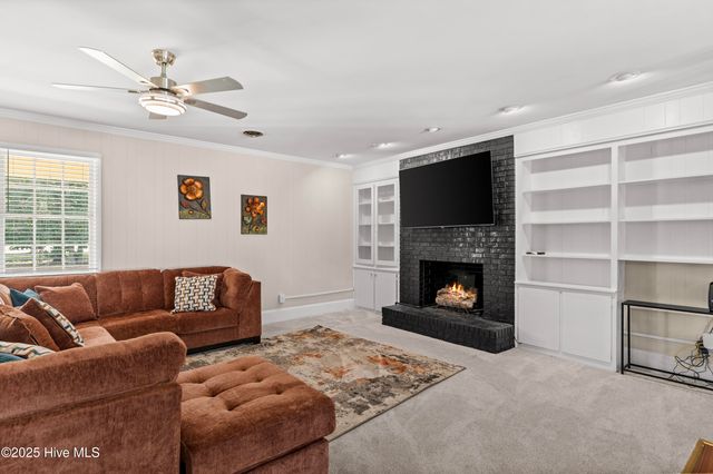 114 W Murray Street, Wallace, NC 28466