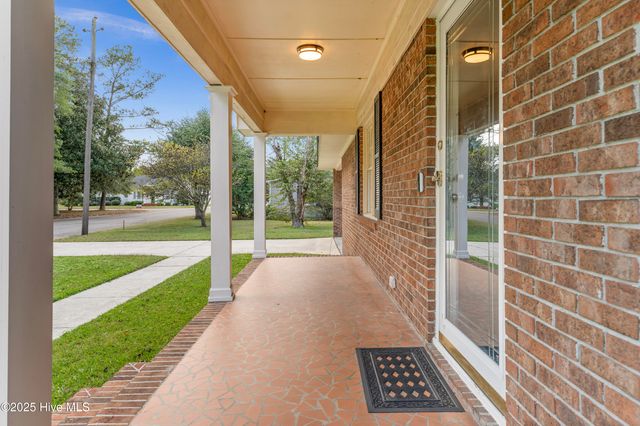 114 W Murray Street, Wallace, NC 28466