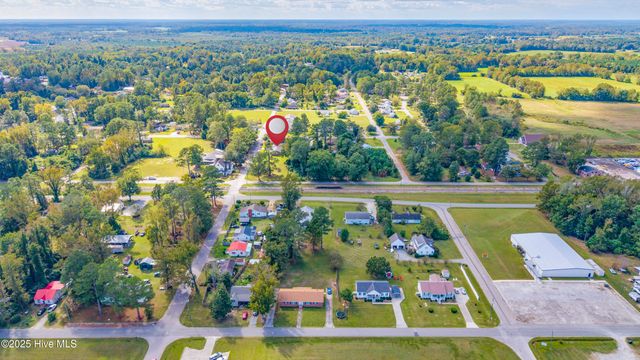 114 W Murray Street, Wallace, NC 28466