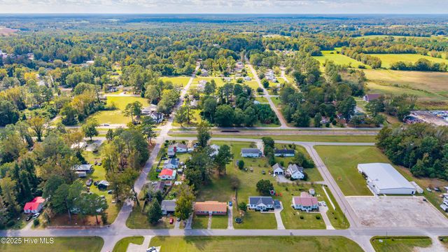 114 W Murray Street, Wallace, NC 28466