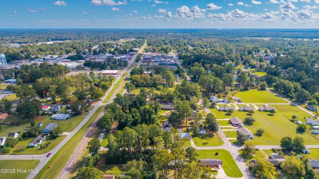 114 W Murray Street, Wallace, NC 28466