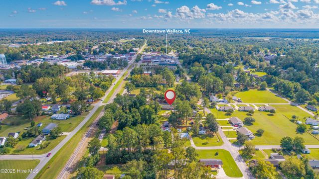 114 W Murray Street, Wallace, NC 28466