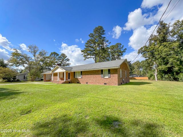 114 W Murray Street, Wallace, NC 28466