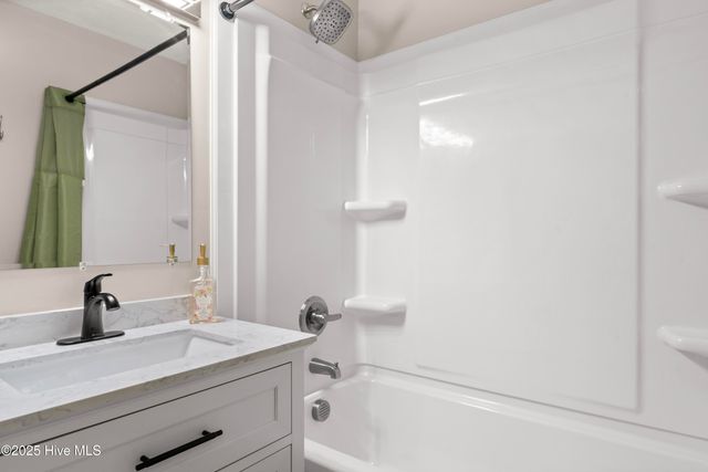 114 W Murray Street, Wallace, NC 28466