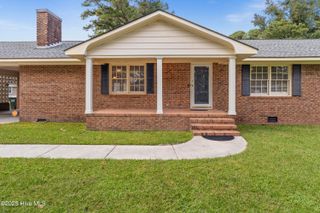 114 W Murray Street, Wallace, NC 28466