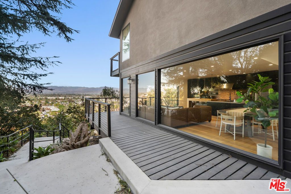 14600 Round Valley Drive, Sherman Oaks, CA 91403