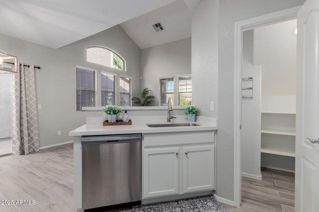 4963 W ESCUDA Drive, Glendale, AZ 85308