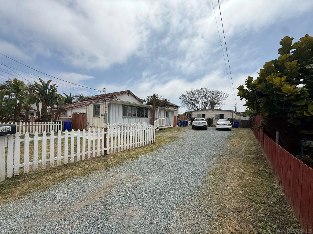 1733 Dahlia Ave, San Diego, CA 92154