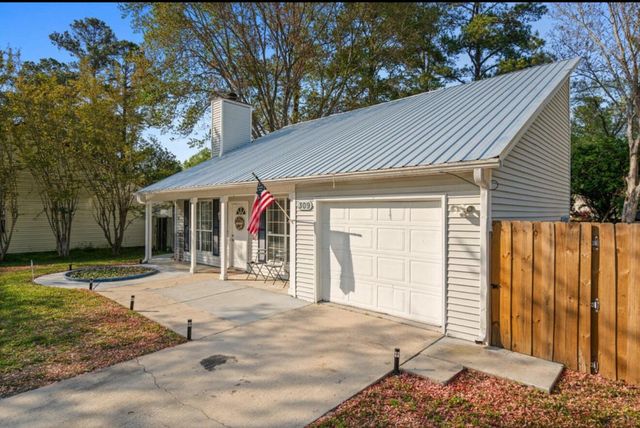 309 Regent Street, Summerville, SC 29483
