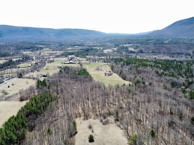 15 Wind Hill Road, Manchester, VT 05255